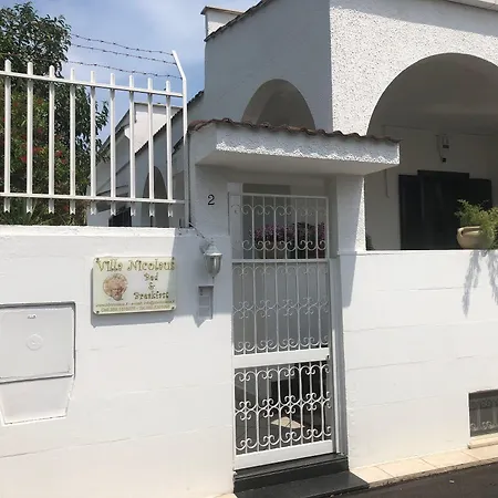 尼古拉斯别墅酒店 3*