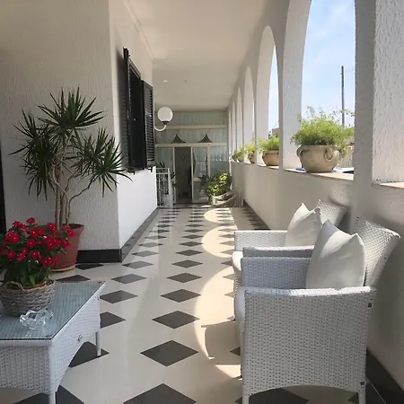 尼古拉斯别墅酒店 3*