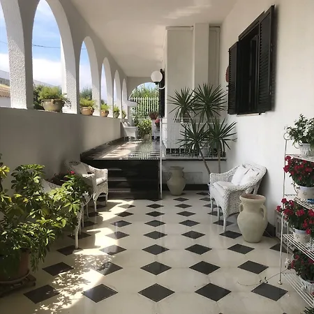 住宿加早餐酒店 尼古拉斯别墅酒店 3*