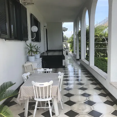 尼古拉斯别墅酒店