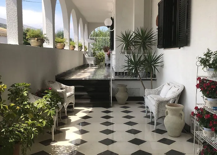 Alojamento de Acomodação e Pequeno-almoço Nicolaus 4*